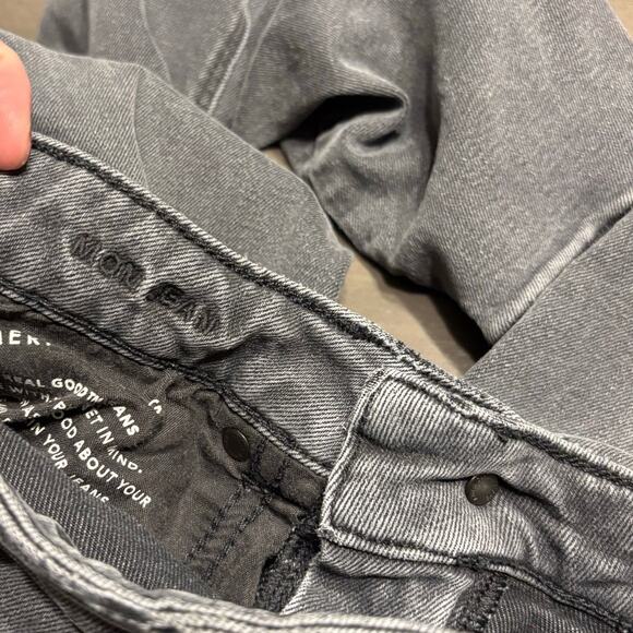 American Eagle Mom Jeans Size 4 - Picture 3 of 4